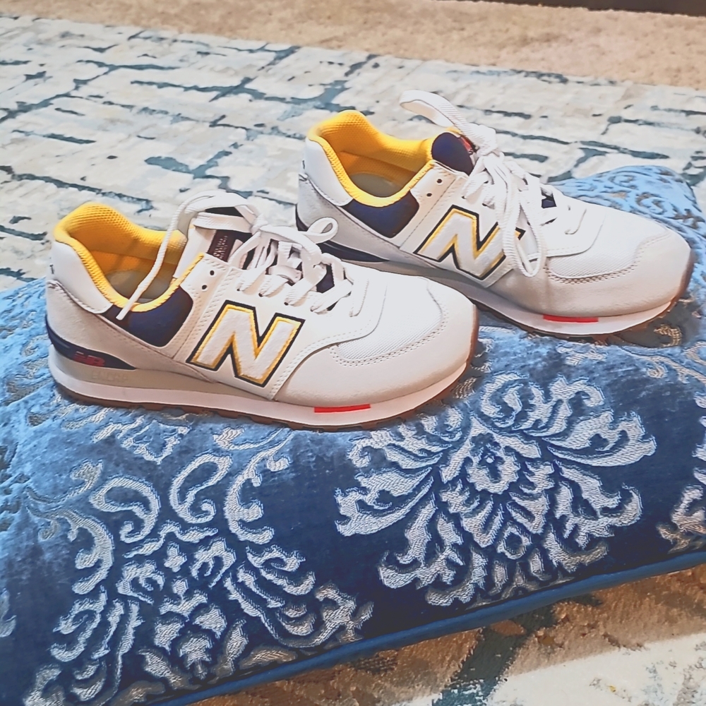 New Balance Tennis shoes